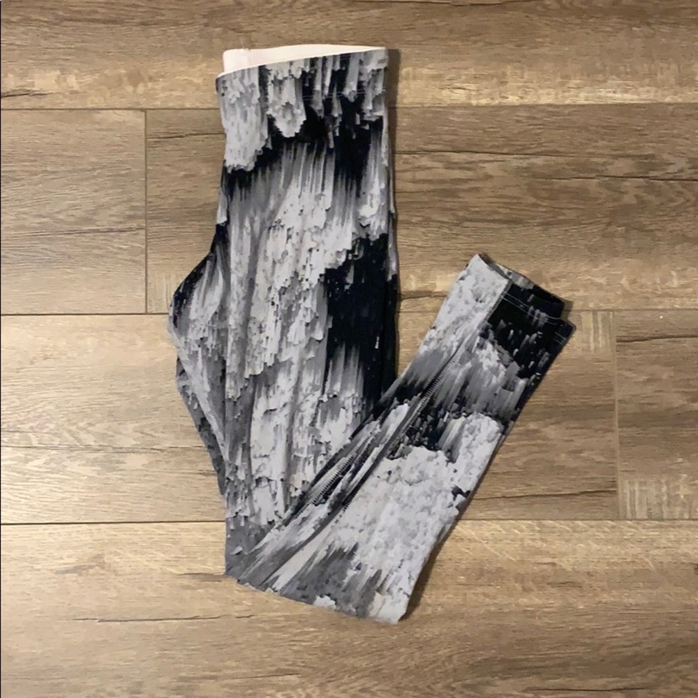 Now marble leggings